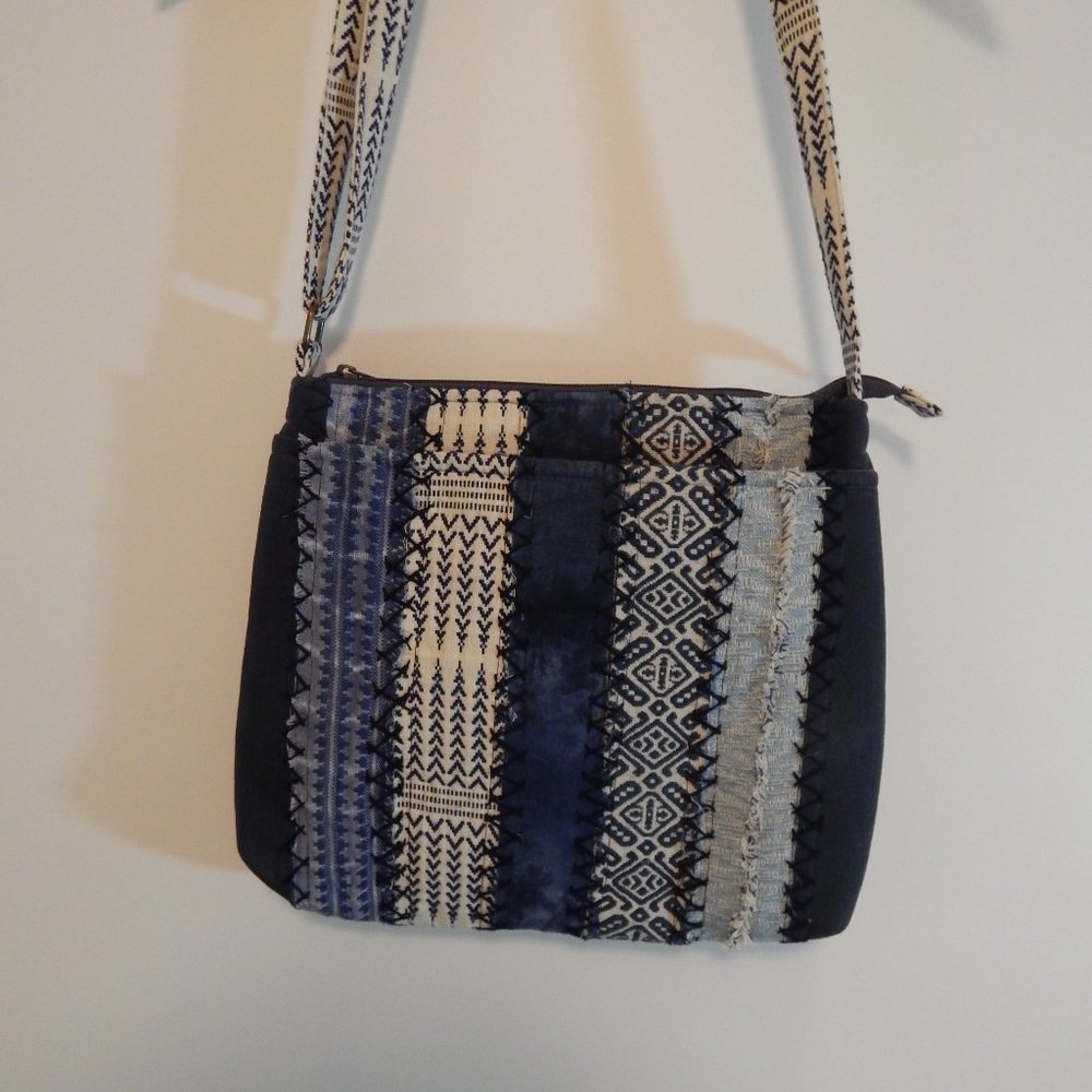 Demdaco Your Journey Indigo Cross Body Bag - Picture 3 of 7